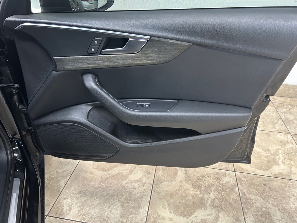 2017 Audi A4 Image 26