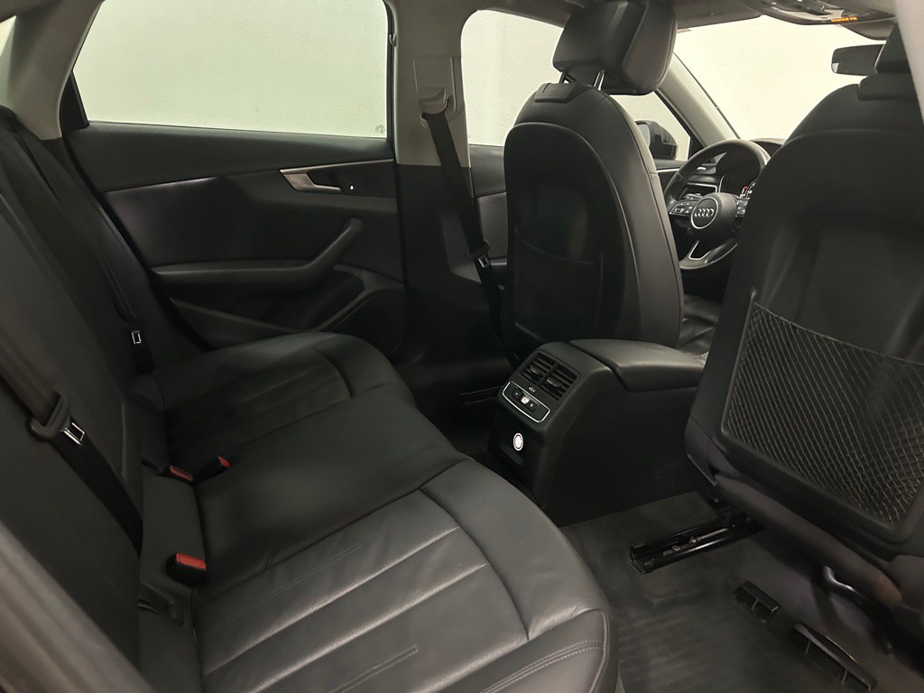 2017 Audi A4 Image 33