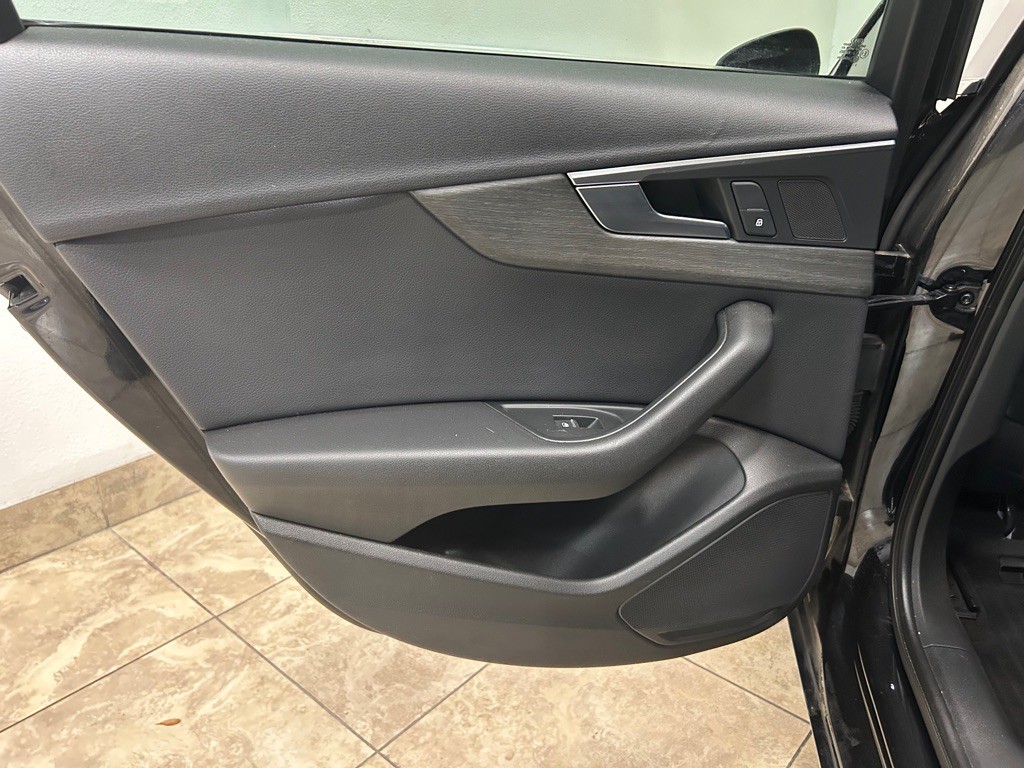 2017 Audi A4 Image 35
