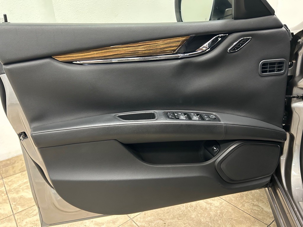 2015 Maserati Quattroporte Image 13