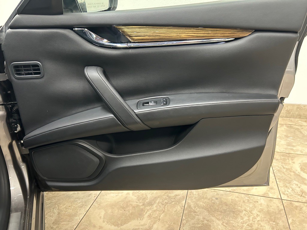 2015 Maserati Quattroporte Image 26