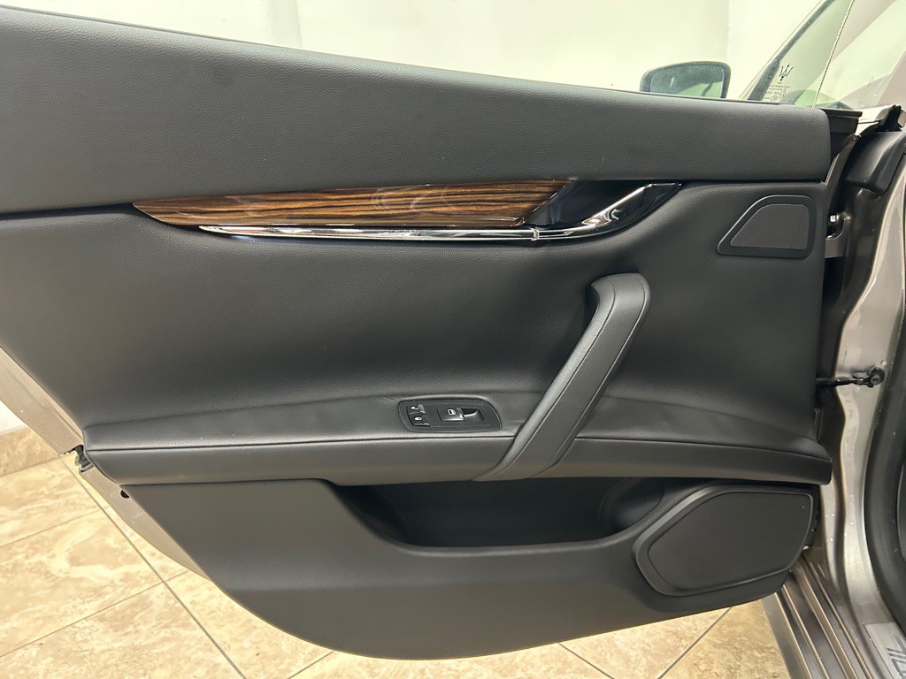 2015 Maserati Quattroporte Image 32