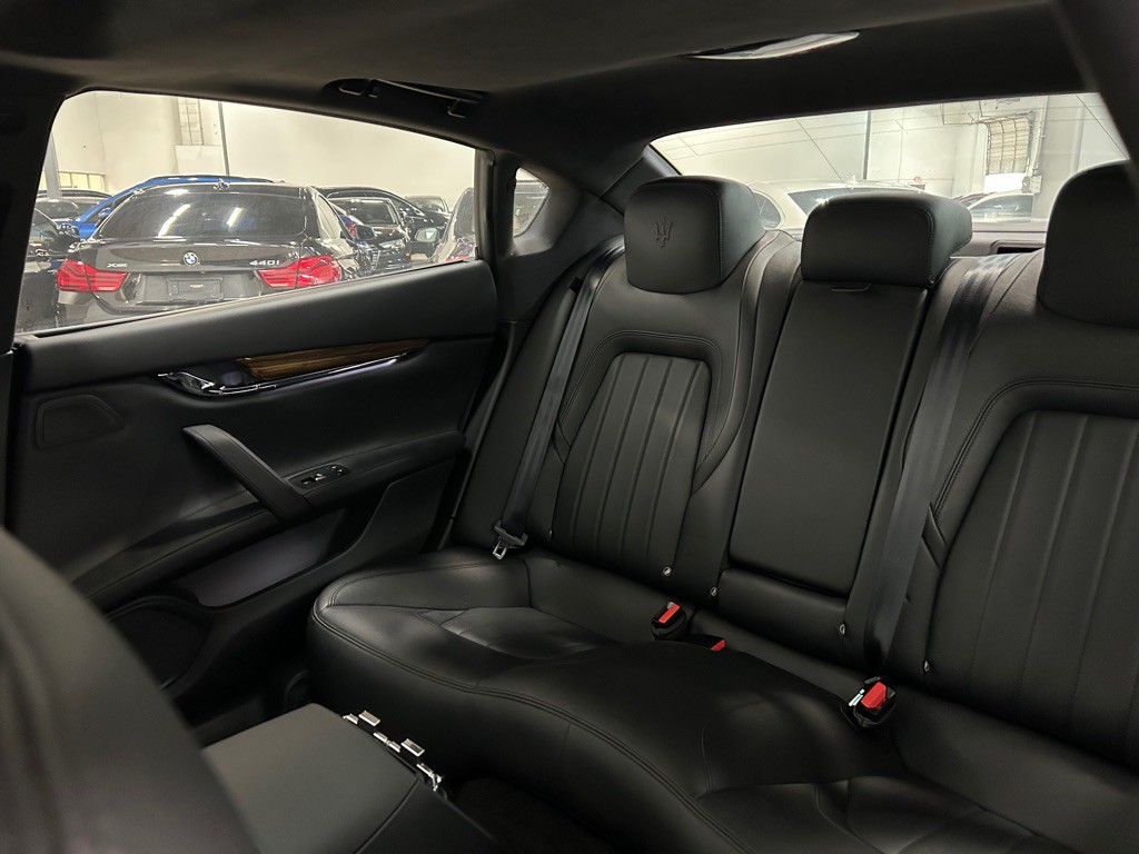 2015 Maserati Quattroporte Image 35