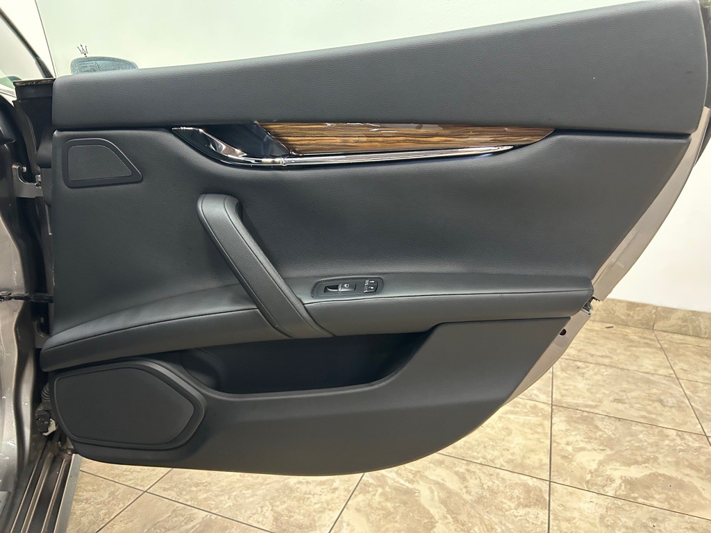 2015 Maserati Quattroporte Image 36