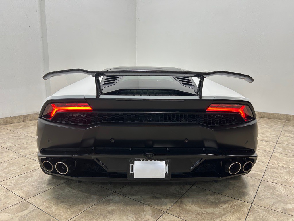2015 Lamborghini Huracan Image 8