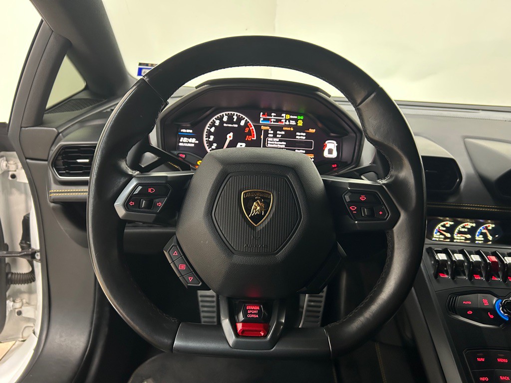 2015 Lamborghini Huracan Image 13