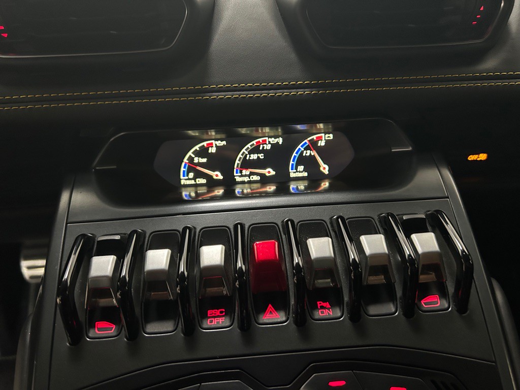 2015 Lamborghini Huracan Image 17