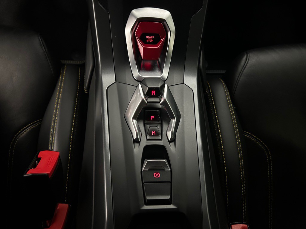 2015 Lamborghini Huracan Image 20
