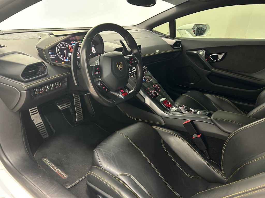 2015 Lamborghini Huracan Image 23