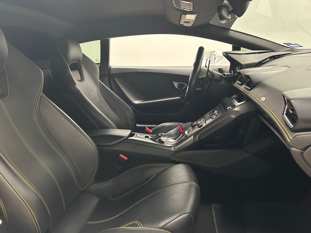 2015 Lamborghini Huracan Image 29