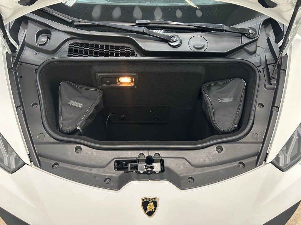 2015 Lamborghini Huracan Image 35