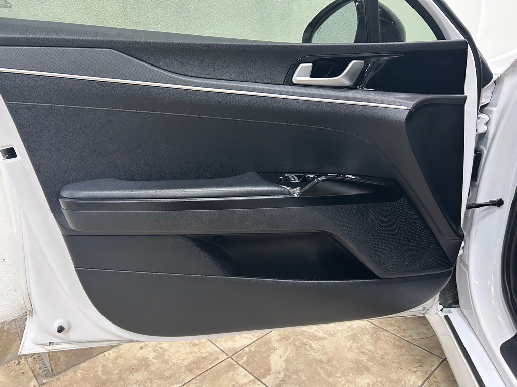 2021 Kia K5 Image 8