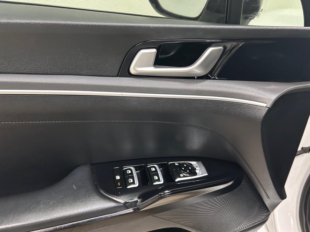 2021 Kia K5 Image 9