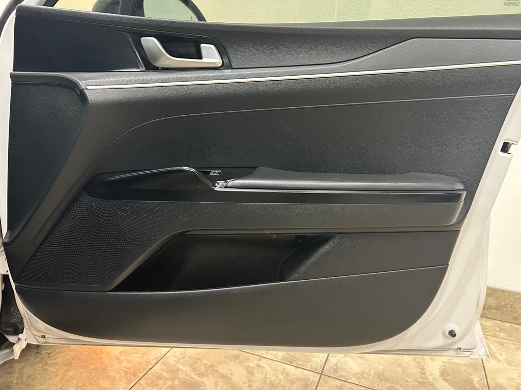 2021 Kia K5 Image 22