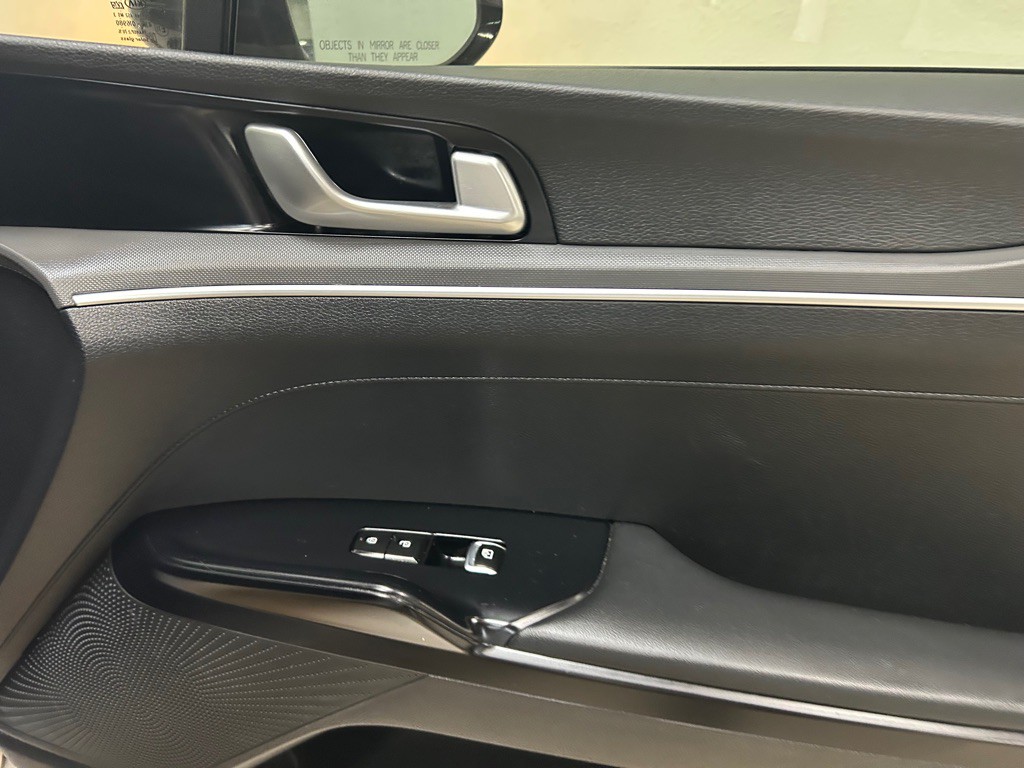 2021 Kia K5 Image 23