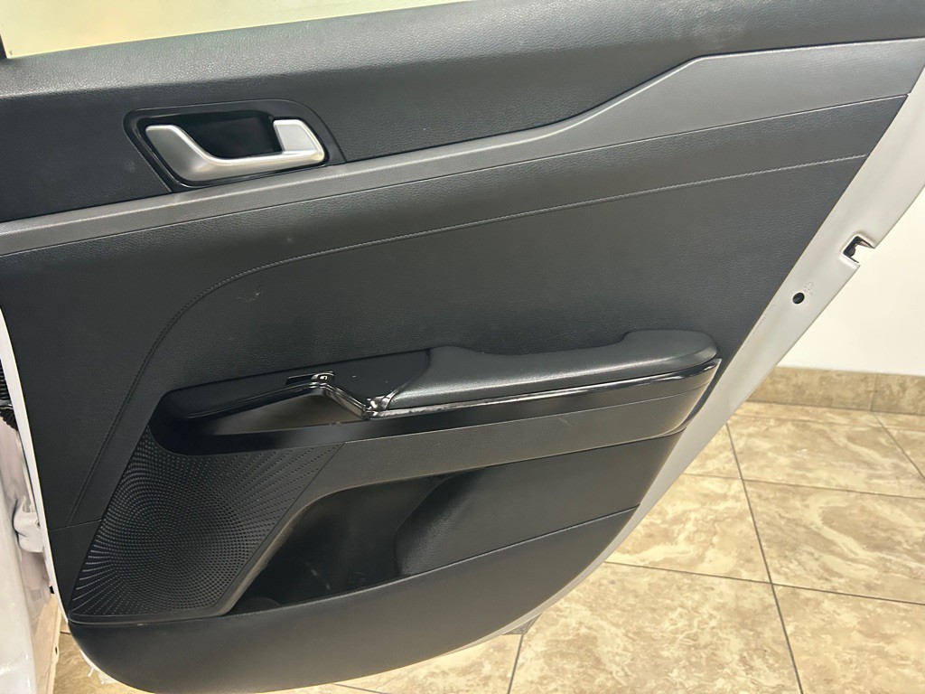 2021 Kia K5 Image 31