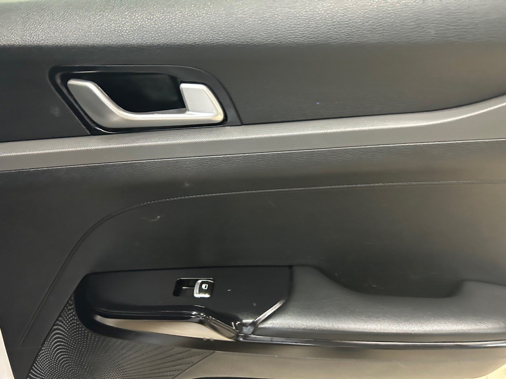 2021 Kia K5 Image 32