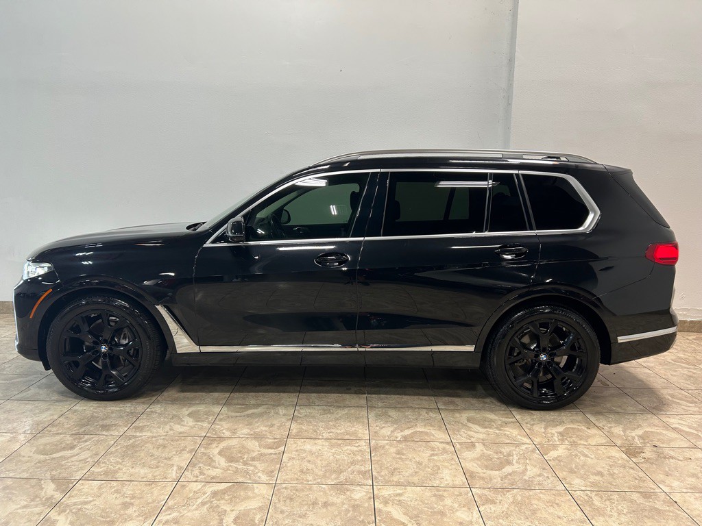 2020 BMW X7 Image 2
