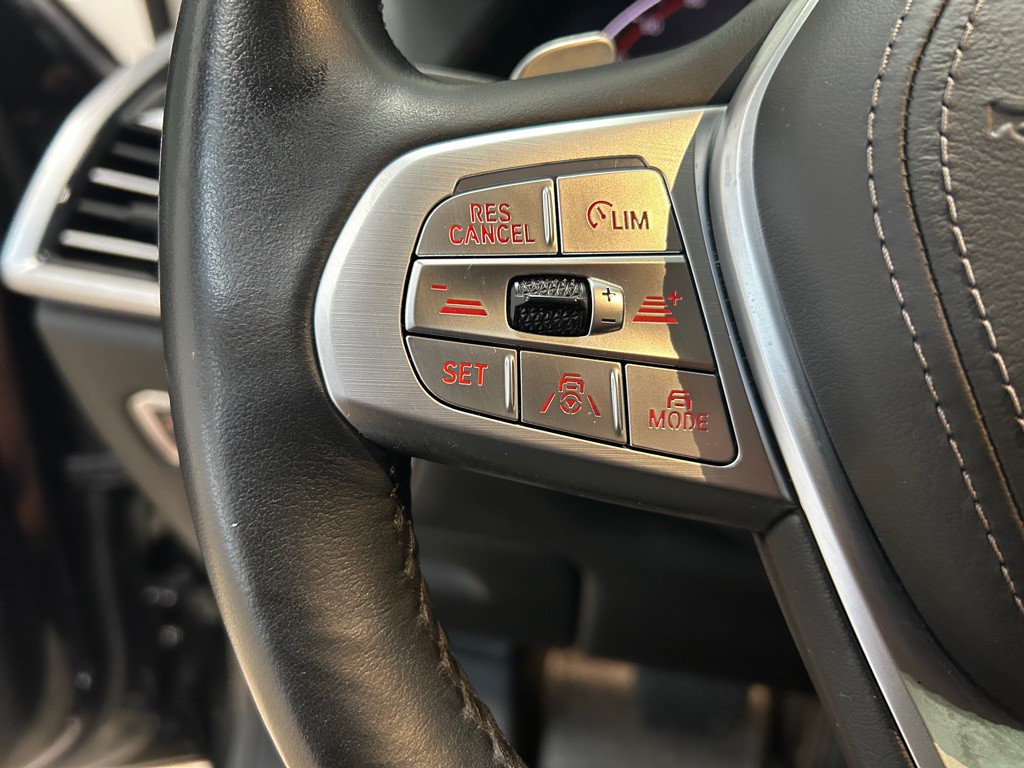 2020 BMW X7 Image 21