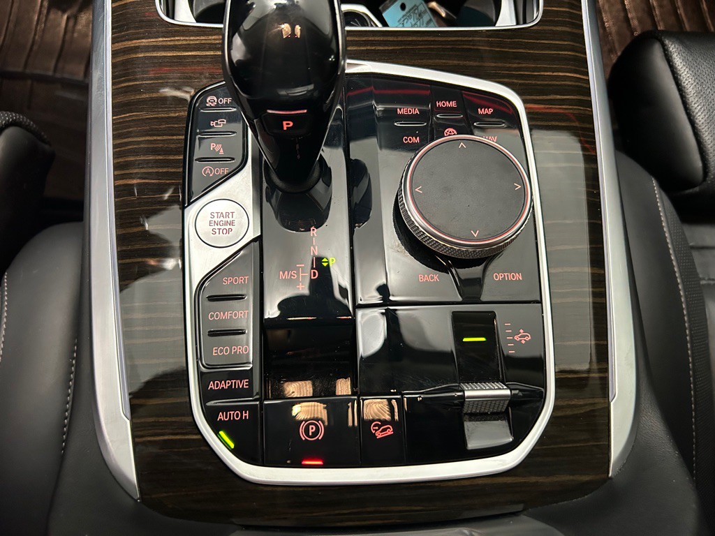 2020 BMW X7 Image 23