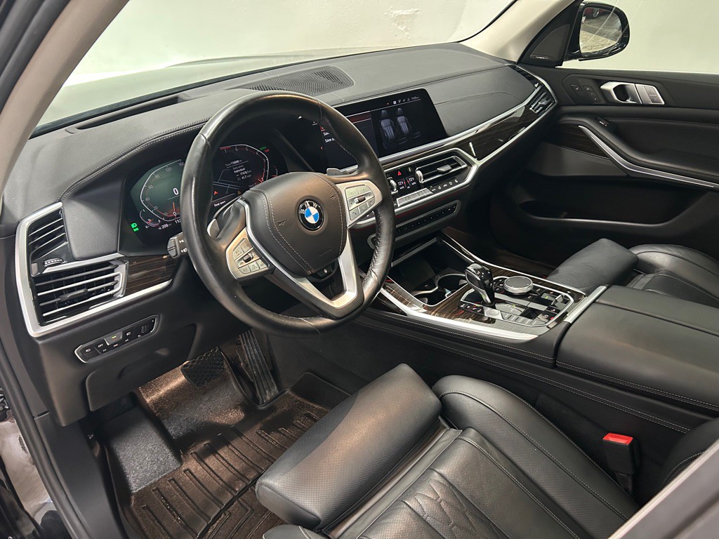 2020 BMW X7 Image 29