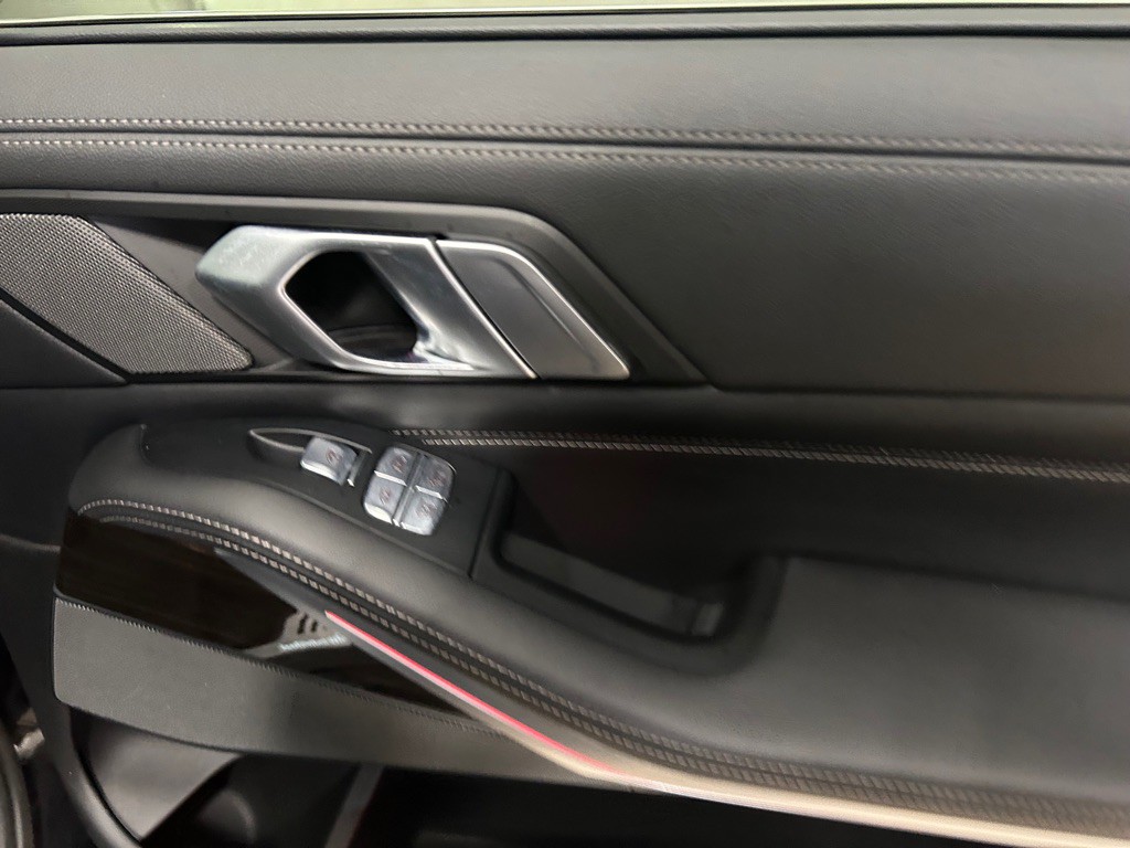 2020 BMW X7 Image 38