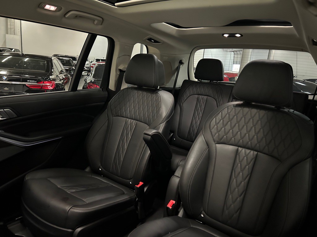 2020 BMW X7 Image 44