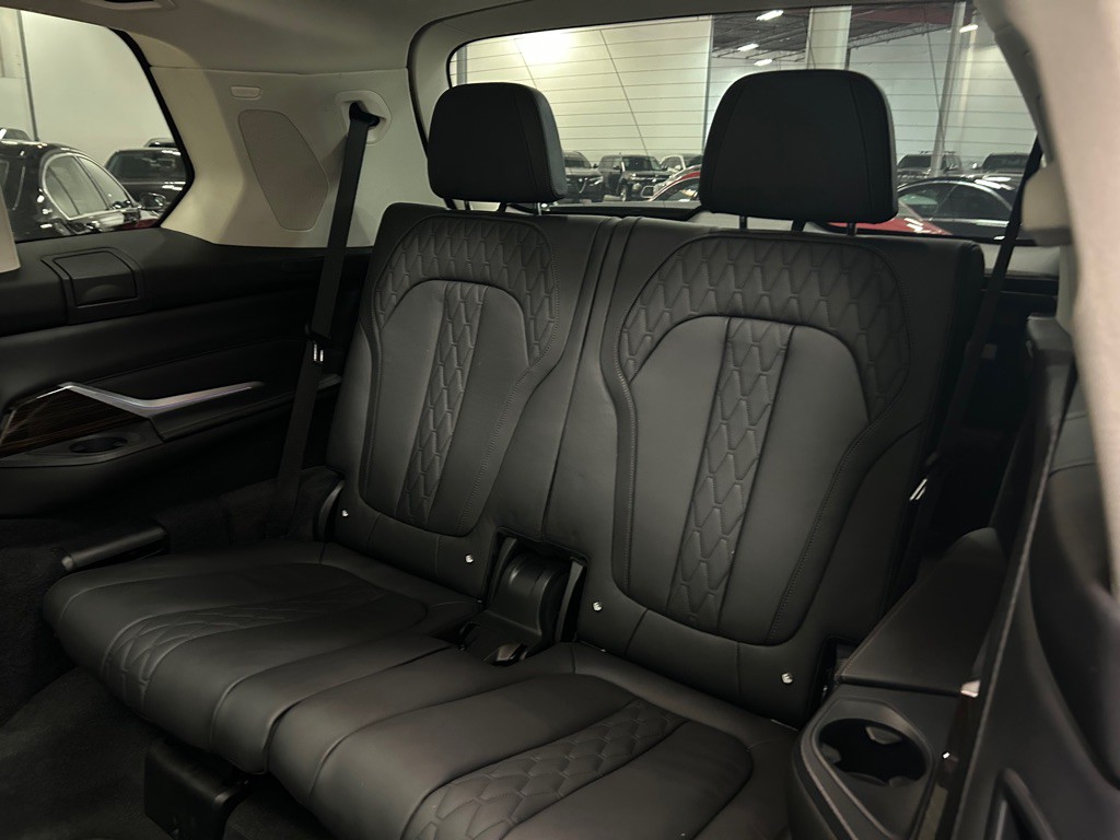 2020 BMW X7 Image 46