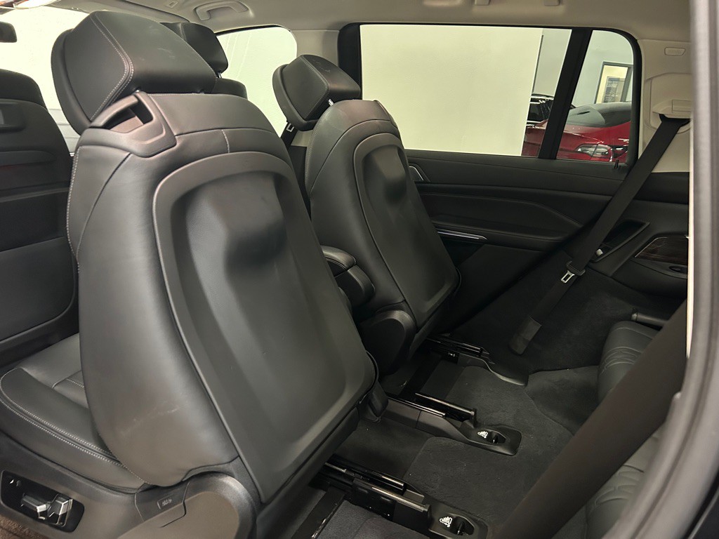 2020 BMW X7 Image 47