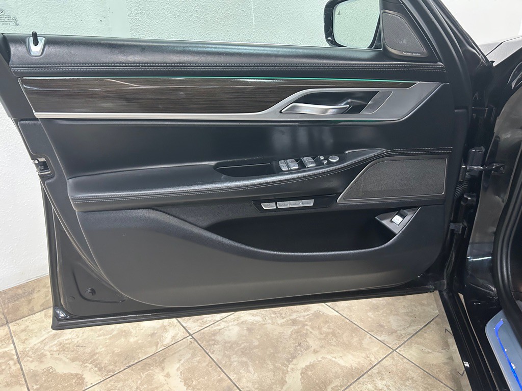2018 BMW 7 Series Image 16
