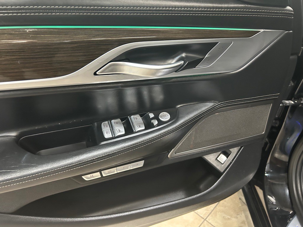 2018 BMW 7 Series Image 17