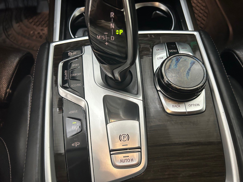 2018 BMW 7 Series Image 27