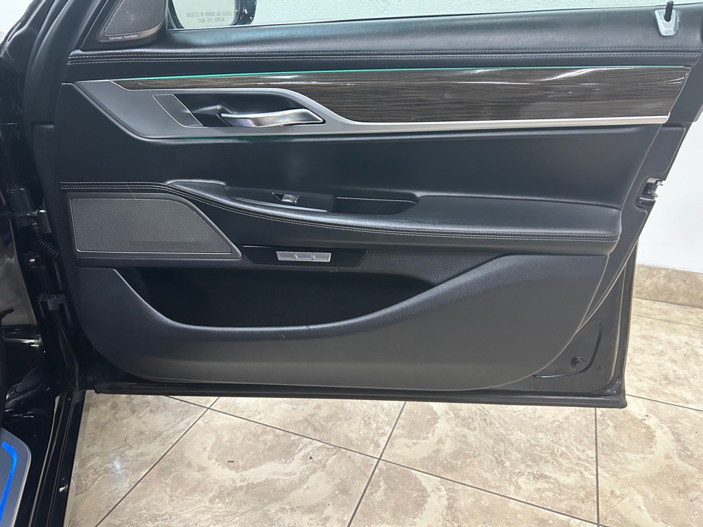 2018 BMW 7 Series Image 30