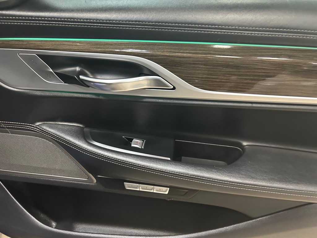 2018 BMW 7 Series Image 31