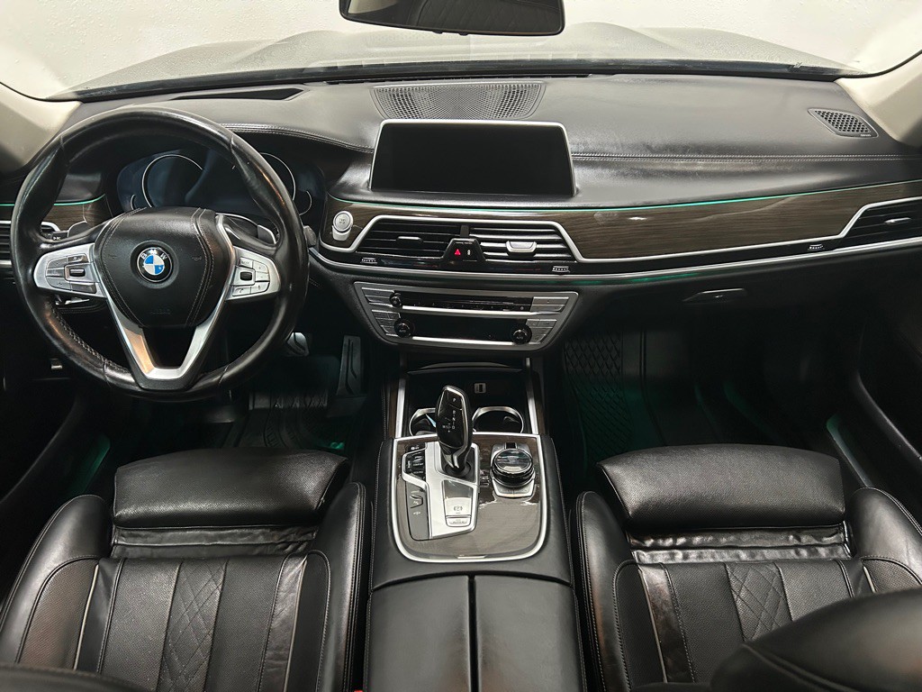 2018 BMW 7 Series Image 34