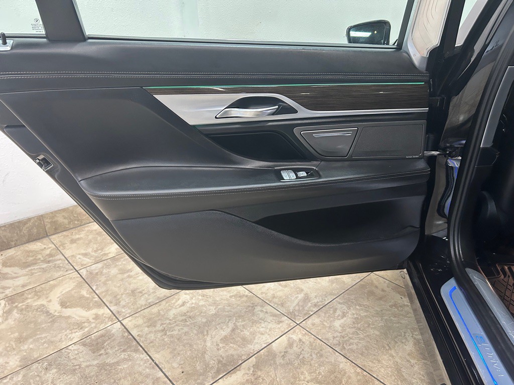 2018 BMW 7 Series Image 40
