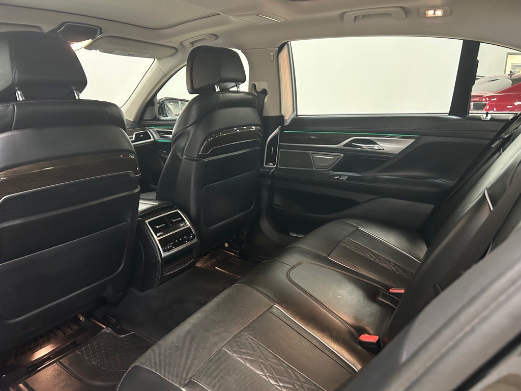 2018 BMW 7 Series Image 42