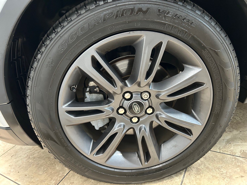 2018 Land Rover Range Rover Evoque Image 12