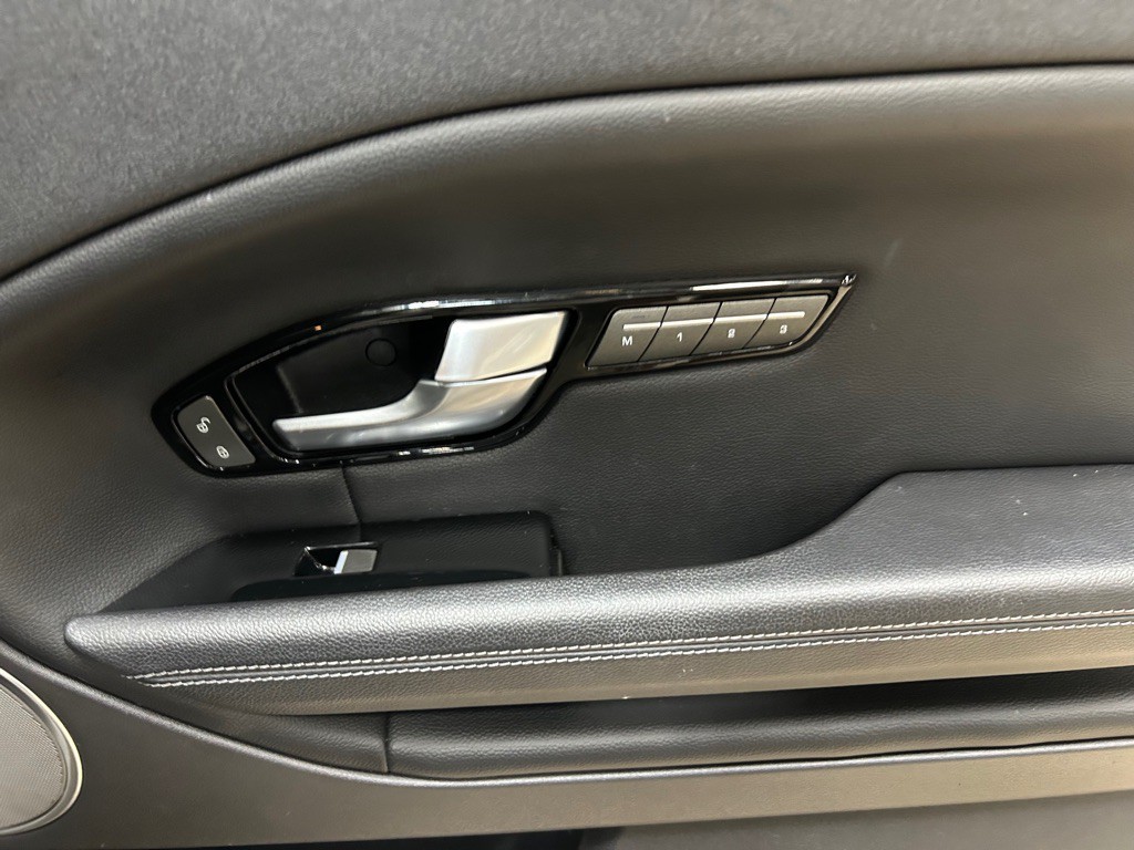 2018 Land Rover Range Rover Evoque Image 30