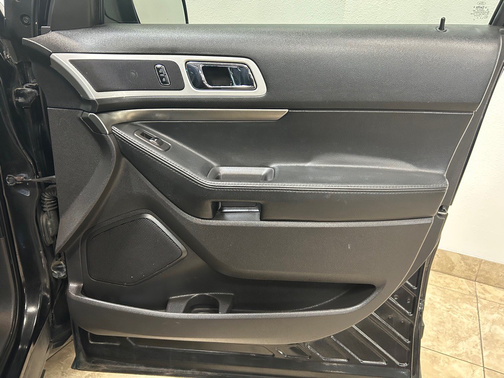 2015 Ford Explorer Image 28