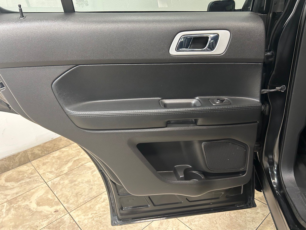 2015 Ford Explorer Image 37