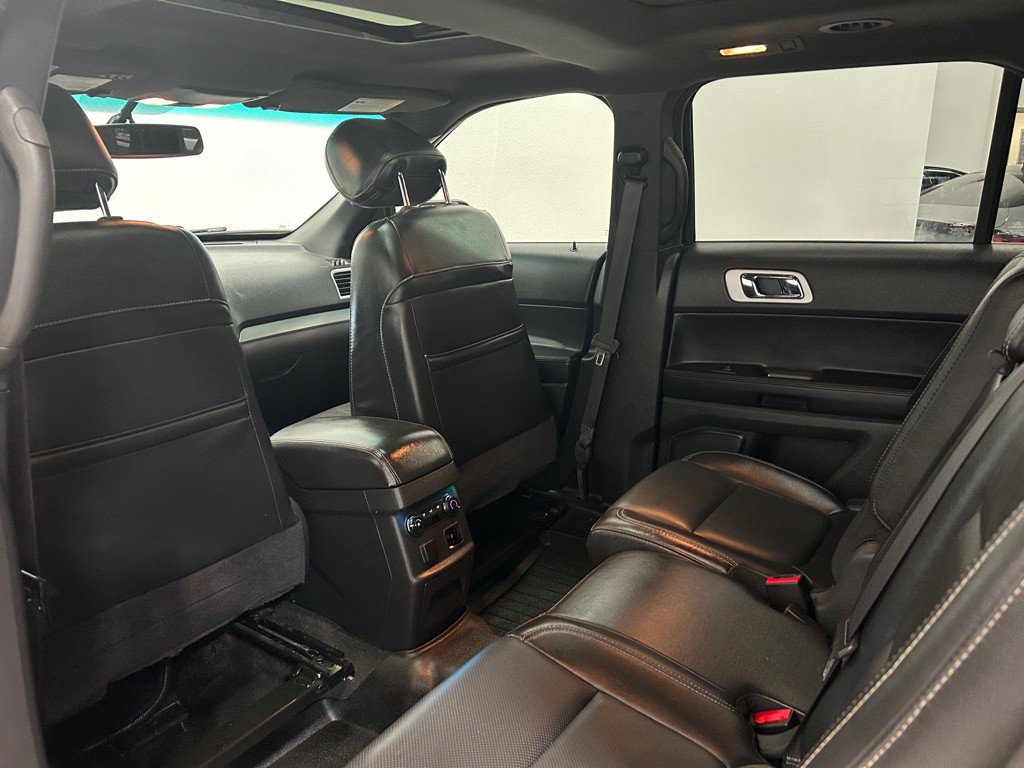 2015 Ford Explorer Image 39
