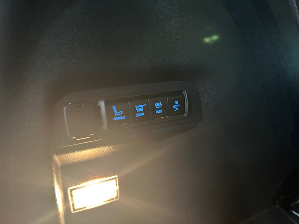 2015 Ford Explorer Image 46