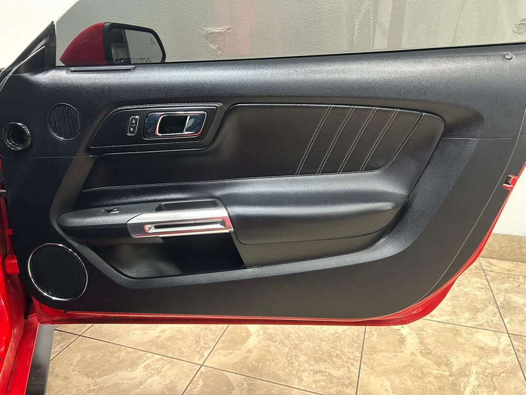 2016 Ford Mustang Image 27