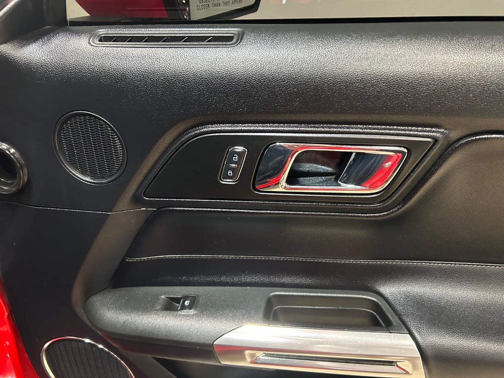 2016 Ford Mustang Image 28