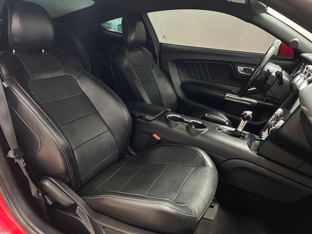 2016 Ford Mustang Image 30