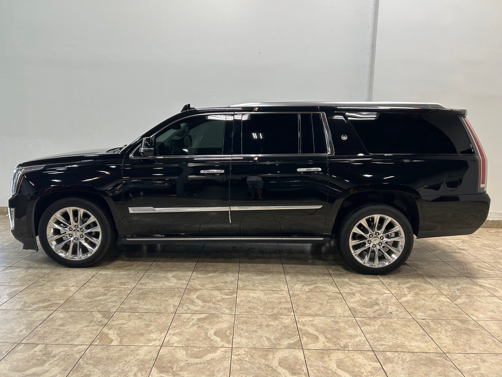 2019 Cadillac Escalade Image 3