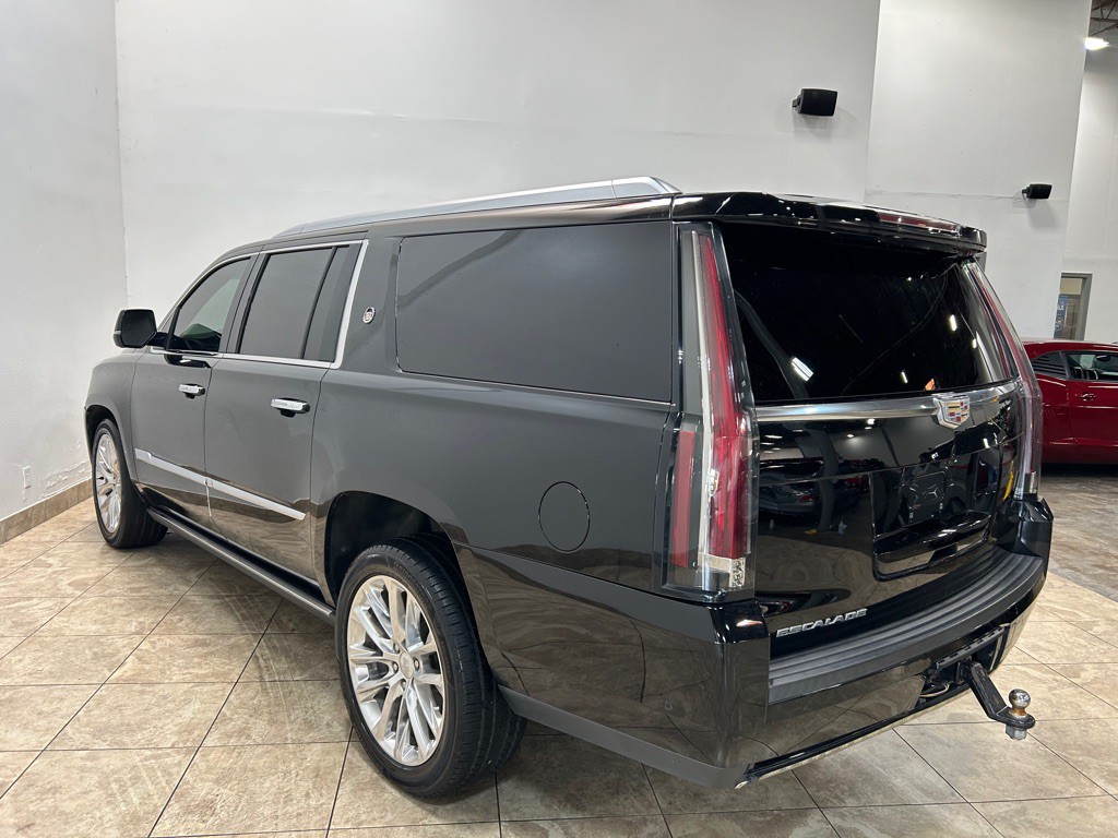 2019 Cadillac Escalade Image 8