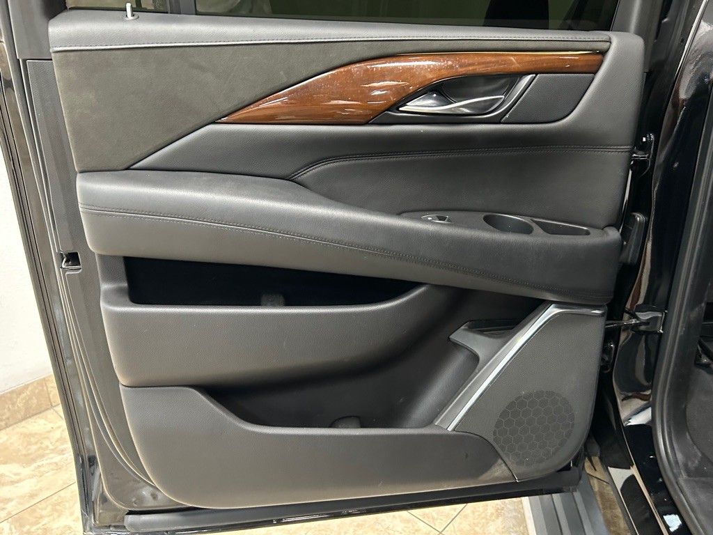 2019 Cadillac Escalade Image 31