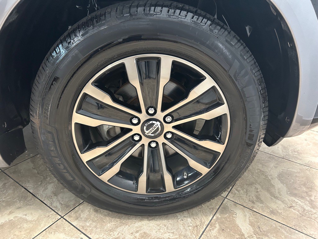2017 Nissan Armada Image 14